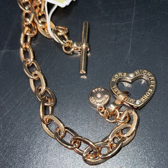MK Heart Toggle Chain Bracelet - Picture 4 of 4